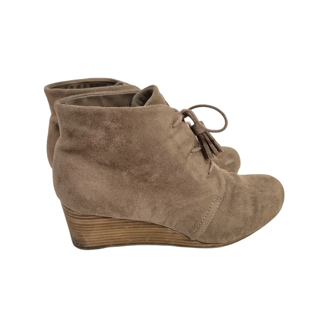 Dr. Scholl's Dakota Tan Faux Suede Tassel Wedge Booties